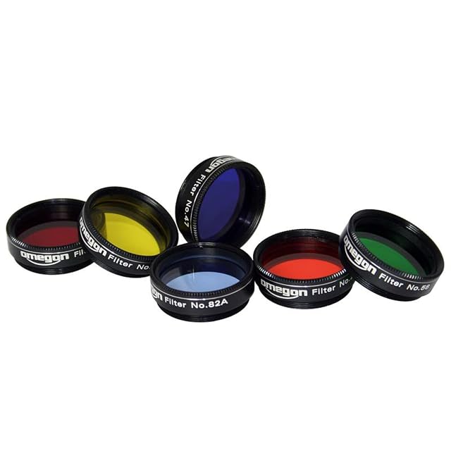 Corredo di sei filtri colorati Omegon da 31,75 mm nella sua valigetta