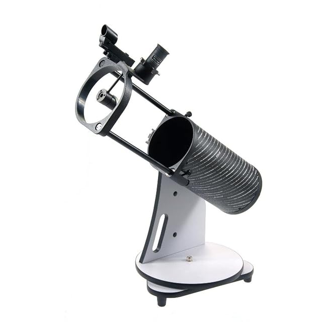 Sky-Watcher Heritage 130P FlexTube richiuso sulla sua base in legno