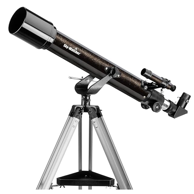 Rifrattore Sky-Watcher Mercury-707 argentato sul suo treppiede in alluminio